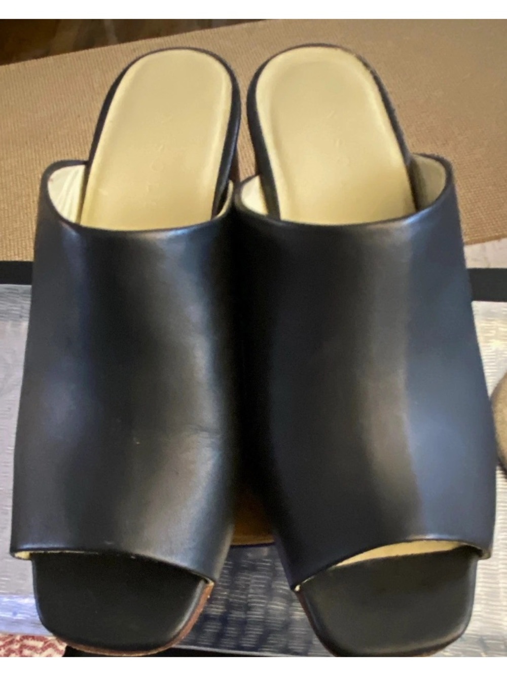 Nisolo Black Leather Open-Toe Slide Mules